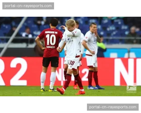 官方：雷恩核心中场肌肉拉伤，预计将缺席三周关键赛程